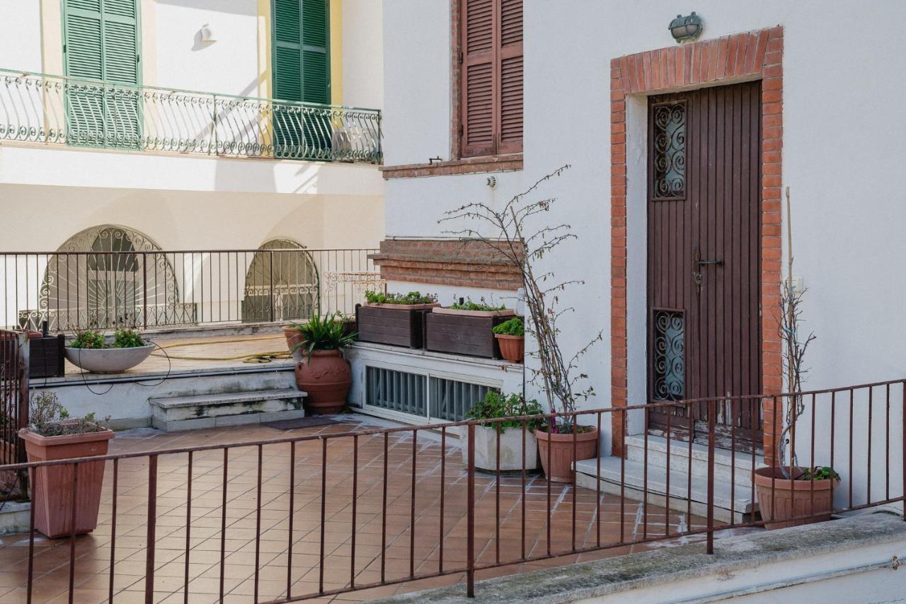 Be Your Home - Appartamento 4 Camere Sul Mare Scesa Al Mare Privata ซันตามารีเนลลา ภายนอก รูปภาพ