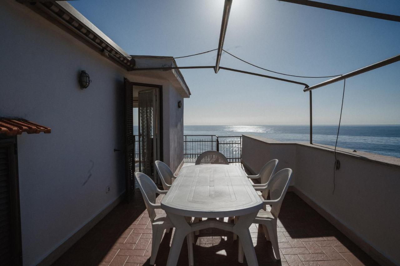 Be Your Home - Appartamento 4 Camere Sul Mare Scesa Al Mare Privata ซันตามารีเนลลา ภายนอก รูปภาพ