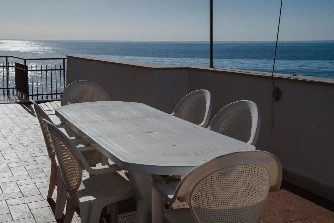 Be Your Home - Appartamento 4 Camere Sul Mare Scesa Al Mare Privata ซันตามารีเนลลา ภายนอก รูปภาพ